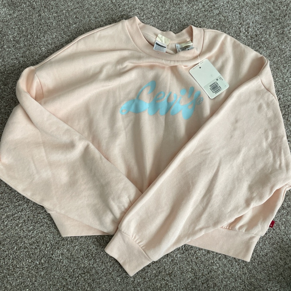 Levi’s Script Logo Pink Sweatshirt | NWT
Blush Pink Levi’s Crewneck